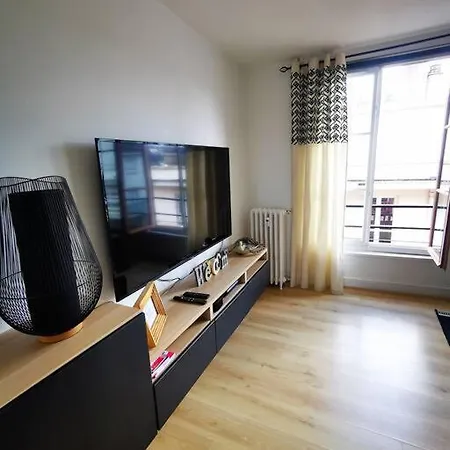 Mademoiselle De Champmesle Apartment *